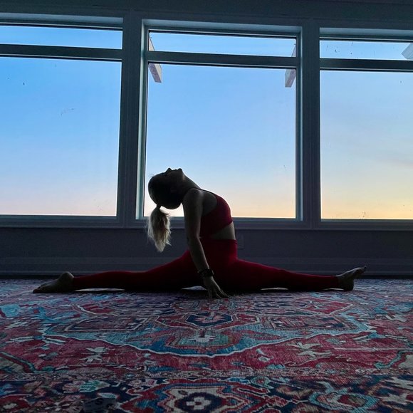 Meet your Posher, Hannah - Picture 1 of 1